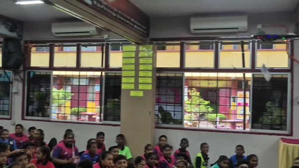 Majlis Simbolik Pemakaian Lencana Jalur Gemilang