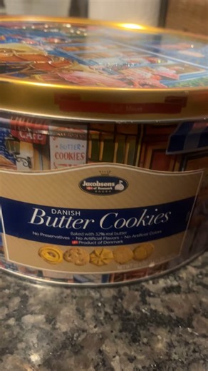 These danish butter cookies are delicious. You could find them in Sam’s Club💕💕💕💕 | Dutchelle Felix