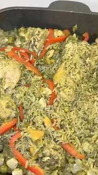 Sunday-style arroz con pollo 😋🍽️ #recipe #youtuber #cooking