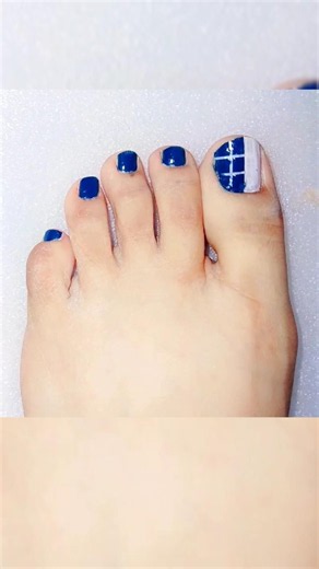 easy nail art for toe💙🌼 #naildesigns #nailart #simplenails #youtubeshorts #ytshorts #shorts #viral