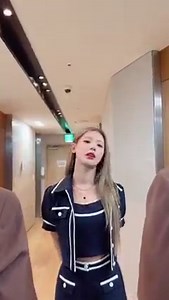 Bad Boy x Good Girl: Miyeon ((G)I-DLE) nhảy Good Boy Gone Bad Challenge cùng Beomgyu và Huening Kai (TXT) | K Crush