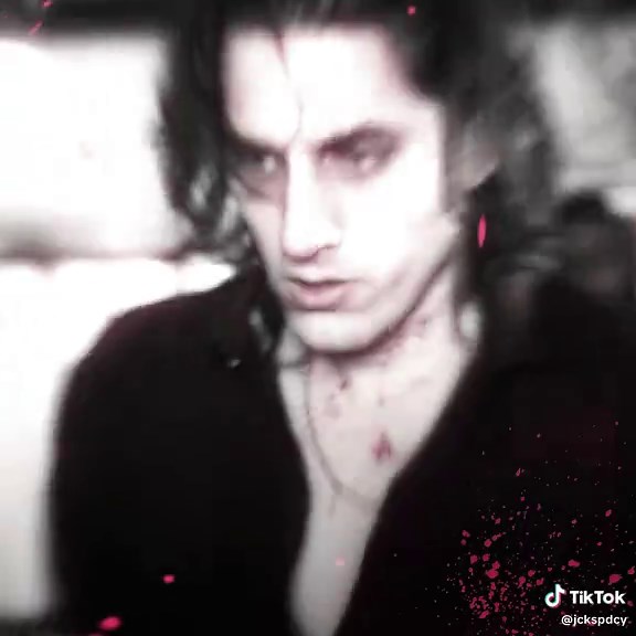 Italian Joker: Luca Marinelli's Unique Cinematic Style