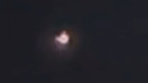 UFO spotted over Minneapolis defying laws of physics