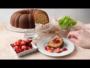 Brown Sugar Bundt Cake with Macerated Strawberries with Kickass Baker | Domino® Sugar