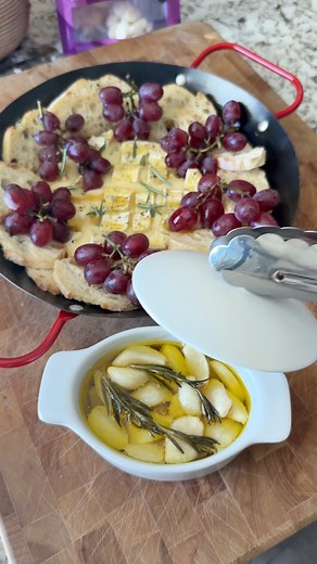 Last minute apps, baked brie and garlic confit. #thanksgivingfood #bakedbrie #briecheese | Social Sami