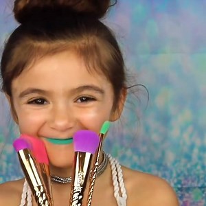 This 5-year-old’s unicorn makeup tutorial is everything | In The Know