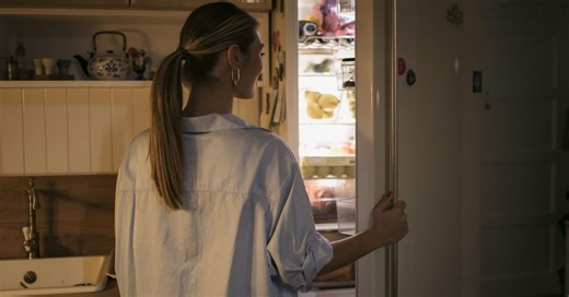 Nutritionist reveals the best times of the day to snack