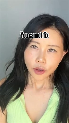 Face yoga helps wrinkles caused by muscle habits, not fine lines caused by dryness. Dryness lines need skincare support, while posture and muscle patterns need training. Know the difference and treat the root cause. #KokoHayashi #KokoFaceYoga #FaceYoga #FacePosture | Koko Face Yoga