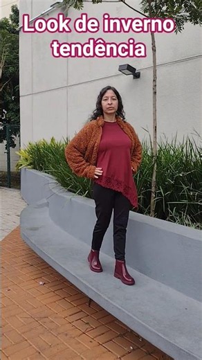 bordô blusa com renda tendência #renda #bordo #botacanocurto #moda #lookdodia