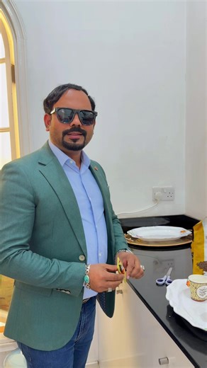 #DXN Lingzhi Coffee 3-in-1 Lite সম্পর্কে সব তথ্য নিচে বাংলাতে দেওয়া হলো। এই কফিটি তাদের জন্য তৈরি করা হয়েছে যারা কফিতে একটু বেশি ক্রিমি স্বাদ পছন্দ করেন এবং স্বাস্থ্যকর একটি বিকল্প খুঁজছেন। উপাদান (Ingredients) DXN Lingzhi Coffee 3-in-1 Lite-এর প্রধান উপাদানগুলো হলো: ব্রাজিলিয়ান কফি বিনস (Brazilian coffee beans): সেরা মানের কফি বিনস থেকে তৈরি। গ্যানোডার্মা নির্যাস (Ganoderma extract): এতে গ্যানোডার্মা লুসিডাম মাশরুমের নির্যাস মেশানো থাকে, যা স্বাস্থ্যের জন্য উপকারী বলে পরিচিত। নন-ডেইরি ক্রিমার 