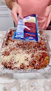 easy meat lover's pasta I make an easy meat lover's pasta with penne, pepperoni, meatballs, cheese, sauce and more all in one pan This original video was produced by Network Media, LLC and Nebby's America | Home Hacks & Easy Snacks