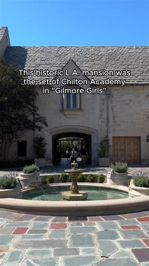 Calling all “Gilmore Girls” fans! 🍂 Did you know the historic Greystone Mansion and Gardens in Love Beverly Hills was a filming location in the show? This historic mansion was the set of “Chilton Academy!" 🏛️ The historic grounds are open to the public and free to visit, daily from 10:00 a.m. to 6:00 p.m. You can also take guided tours of the interior on select weekends for $10. Send to the “Gilmore Girls” fan you want to visit with! 🍂 📍Discover Los Angeles 📷 @mappedbysteph on IG | Visit Ca