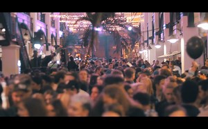 27K views · 135 reactions | Its not long now till this month's FRIDAY NIGHT FEAST and it looks like our cosy woodstock home is going to reach capacity once again! Phase 1 tickets are SOLD OUT & Phase 2 tickets are on their way out the door. Get yours soon to avoid missing out. 綾 | Feastival | Facebook