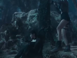 🔔The sisters work together to fight the giant python. #ChineseDrama #hotdrama #Cdrama #追劇 #绝色狂花之龙迹神宫 | 追剧hot drama