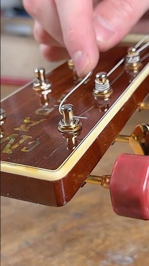 Fastest Way to Change Guitar Strings! #guitar #asmr #guitarist #luthier #acousticguitar #repair
