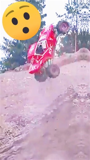 #stunts #offroad4x4 #monstertruck #monsterjam #events #offroad #thar4x4 #stunt #amazing #crazy #omg