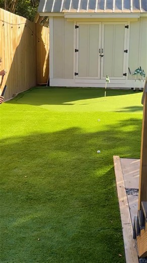 No way he made that 🤯 | FlingGolf