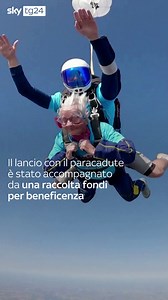 16K views · 118 reactions | Si è lanciata con il #paracadute per...
