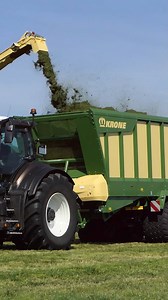 90K views · 471 reactions | Der neue GX 360 PLUS  Mit einem nutzbaren Volumen von bis zu 36 m3 überzeugt der neue kompakte Universal-Transportwagen GX 360 PLUS durch seine enorme Einsatzvielfalt und sein neues Bedienkonzept  #KRONE #KRONEGX #kroneagriculture | KRONE Agriculture | Facebook