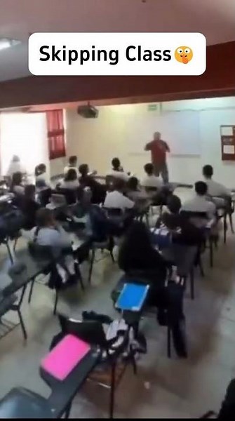 Skipping class🤫 #funny #memes