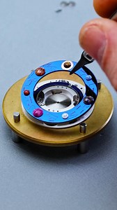 Planets and gears. Gems and gold. These are the ingredients of Astronomia Solar. Patiently, carefully, skilfully assembled, they make a timepiece that no one thought was possible. That's the magic of Jacob & Co. | Jacob & Co.