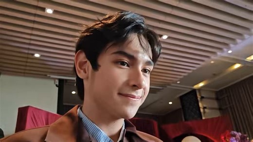 heath said after pbb, he now can't go outside ng basta-basta lang unlike beforeheath: kailangan ko na po magtago, kailangan ko na po mag hat, mag mask, so kung may makita po kayo nakakatuwa naka mask or naka hat po, wag niyo po lapitan yun ah? *laughs*