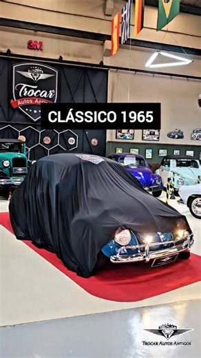 𝗧𝗥𝗢𝗖𝗔𝗥 𝗔𝗨𝗧𝗢𝗦 𝗔𝗡𝗧𝗜𝗚𝗢𝗦 on Instagram: "Após uma restauração completa, esse Fusca 1965 azul chega esbanjando personalidade, mantendo o padrão original com alguns detalhes especiais. O cliente optou por bancos mais luxuosos, mas sem abrir mão do design original, preservando toda a essência e identidade do clássico. Parceiros da TROCAR: Pintura: @akzonobelrepintura Funilaria, preparação e polimento: @3mbrasil Detailing: @meguiarsbrasil Ferramentas: @workerferramentas *Parceiros de ac