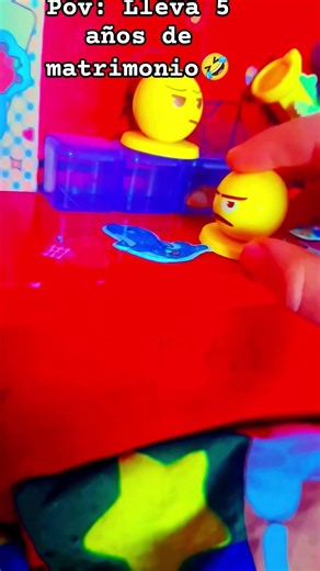 Lleva 5 años de matrimonio🤣 #humor #vualá #emoji #roblox