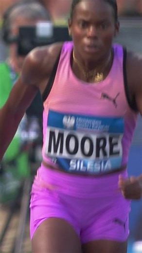 On the rise 📈 A sweet victory for Jasmine Moore 🇺🇸 at #SilesiaDL 🇵🇱 in the women's long jump with a best jump of 6.85m, setting a new meet record in the process! #DiamondLeague 💎 | Wanda Diamond League