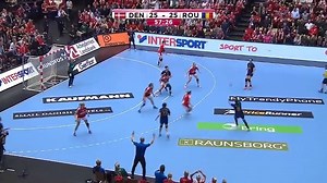 Watch the Romanian Cristina Neagu, the Most Valuable Player (MVP) of the 2015 IHF Women's Handball World Championship and Left Back in the competition's All-Star Team 󾭞 See the full video here https://youtu.be/zfmvEo3iK8M 󾮛 󾠁 #IHF #Handball | International Handball Federation