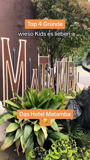 Im 4-Sterne-Hotel Matamba finden kleine und große Abenteurer ein Zuhause, inklusive: ☀️ privatem Zugang zum Phantasialand ☀️ ein Hotel-Quick Pass ☀️ leckeres Frühstück ☀️ kostenloser Parkplatz und gratis WLAN Übrigens: Kinder unter vier Jahren übernachten kostenfrei im Bett der Eltern oder im Babybett (max. ein Kind pro Elternbett). 🧑‍🧑‍🧒