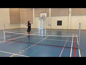 Skumtennis - Serv efterfulgt af flugtning