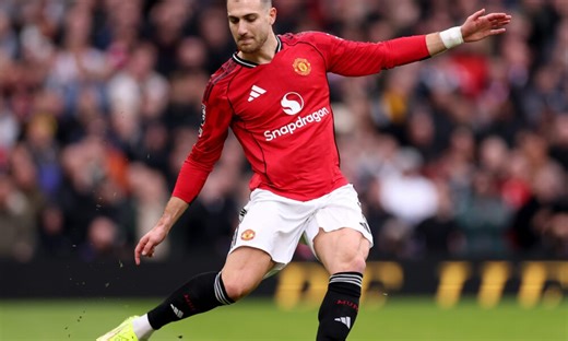 Carl Anka and Andy Mitten agree: Man United must retain hard-working Diogo Dalot