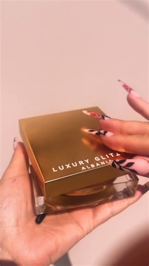 LuxuryG© on Instagram: "Alien  kiss highlighter #highlighter #makeup #glitter #shimmer"