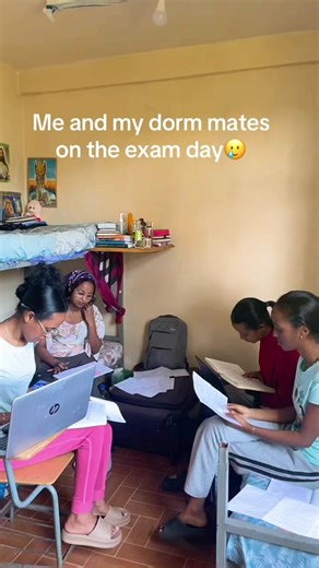 በፈተና እና የካምፕስ ግንዛቤ ተሞክሮ ከማስታወሻ