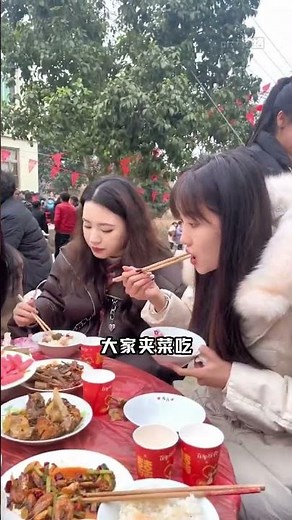 Discover the Heartwarming Dining Etiquette in Jiangxi, China
