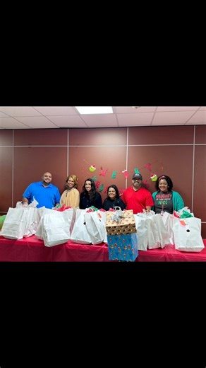 The spirit of the season is alive across Stafford MSD 🎄 Our campuses are beautifully decorated for the holidays, but the true highlight is the generosity of our community. We are especially grateful to International Bible Church for their thoughtful donation of jackets to support our students during the colder months. We have received an outpouring of donations from community partners, churches, families, and organizations who continue to step up for our children. This season is a powerful remi