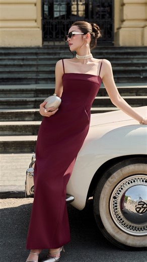 Chello l Online Fashion Store on Instagram: "A column sihoulette with structured paneling, padded bust and refined detailing. Adèle is minimal, polished, enduring. Launching on Tuesday, 30th December at 8PM. #Lallure #ChelloSG #ChelloStyle"