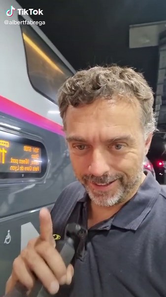 De Barcelona a Amsterdam en tren. Me encantó la experiencia. Le sobra wl trasbordo en Paris. Que relax no tener que hacer las colas del aeropuerto, de verdad. #zanvoort #tren #train #holanda #dutchgp #f1 #lavueltaalmundodefabrega #formula1 #viaje #journey #fabretren