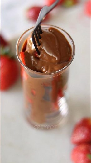Viral London Strawberry Chocolate Cup Recipe | Easy & Delicious Dessert