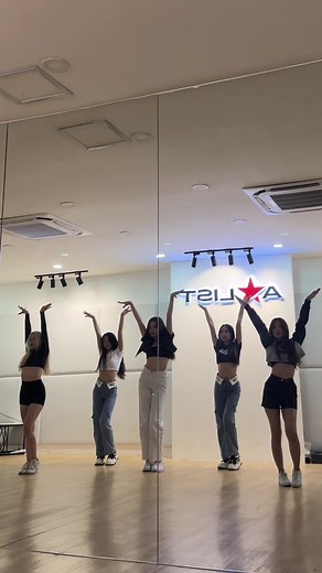 Girl Group Trends in Laos: A Colorful Showcase