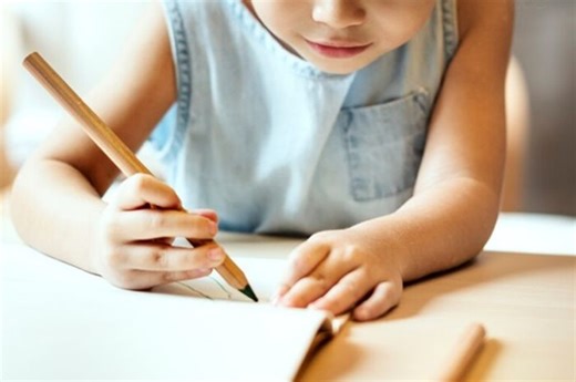 Kapan Sebaiknya Anak Mulai Belajar Membaca dan Menulis? Jangan Buru-buru | Nakita