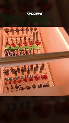 Router Table with Bit Storage