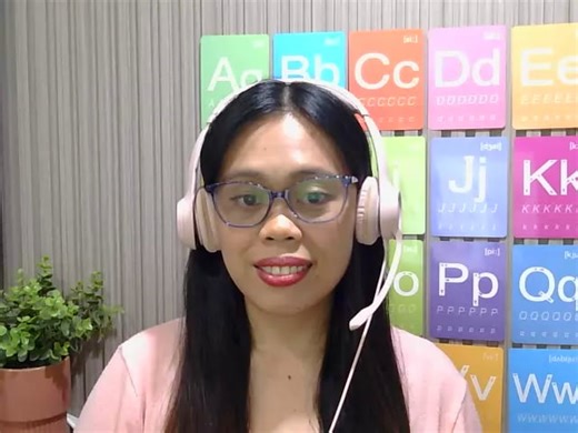 Charry C. tutor video introduction on Preply