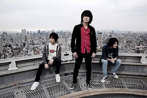 FLY HIGH!! - Burnout Syndromes - LETRAS.COM