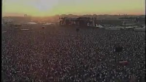 AC DC - Thunderstruck (2003) (Live at Sarsstock, Downsview Park, Toronto)😍💘 #OMGcrowds | Music Room - MR