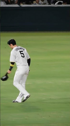 【今年も100安打目前】タイムリーヒットを放ちファンの歓声に応える近本光司