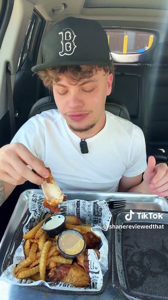 Cluckin & Curry Food Review #foodreview #foodtok #foodcritic #shanereviewedthat #foodasmr