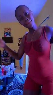 Danse africaine avec tam tam