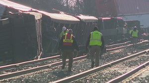 Train derailment in southwest suburbs halts Metra trains ahead of rush hour
